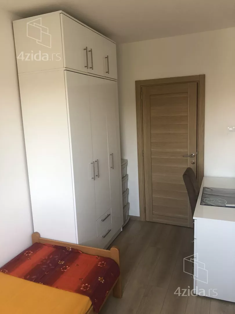 Četvoroiposoban stan | 4zida