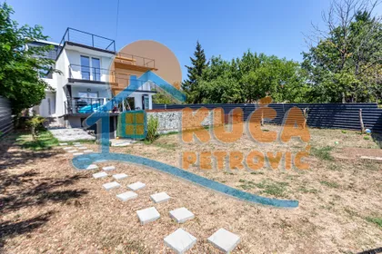 Petra Božovića | 4zida.rs