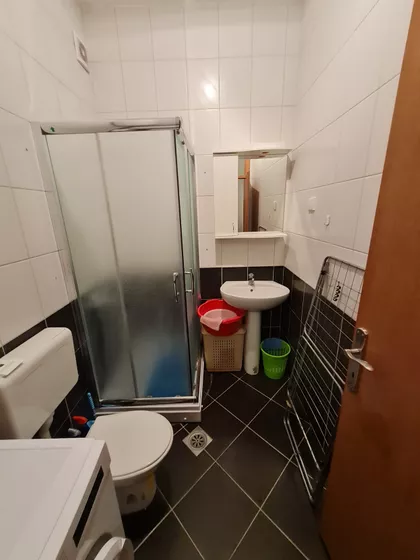 Cara Lazara | 4zida.rs