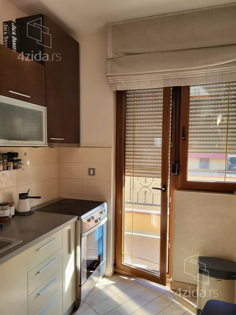 Petosoban stan | 4zida