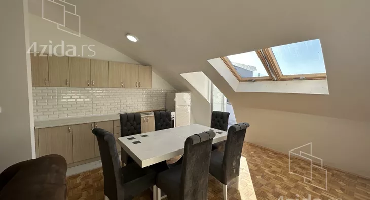 Petosoban stan | 4zida