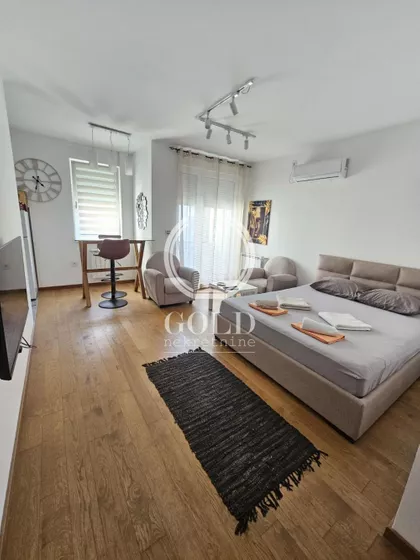 Laze Nančića | 4zida.rs