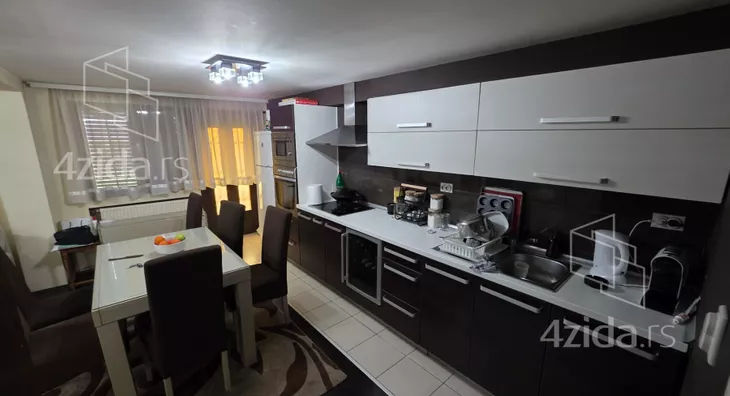 3-etažna kuća | 4zida