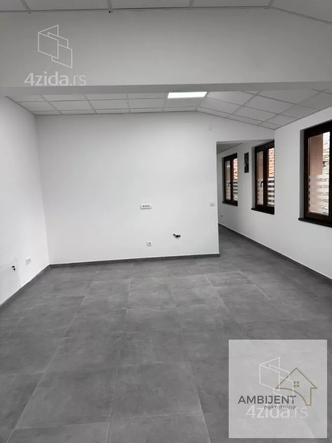 Poslovni prostor | 4zida