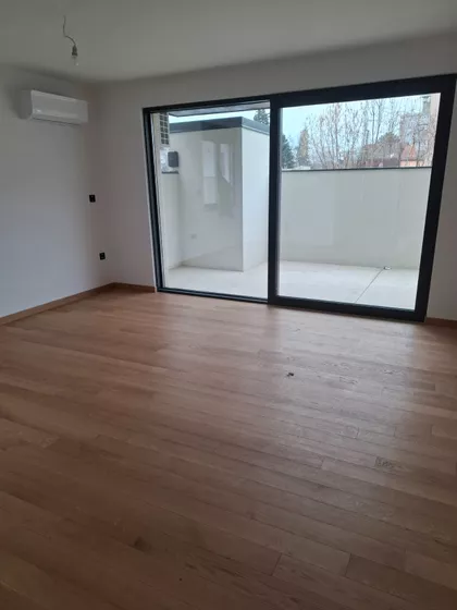 Subotička 94 d | 4zida.rs
