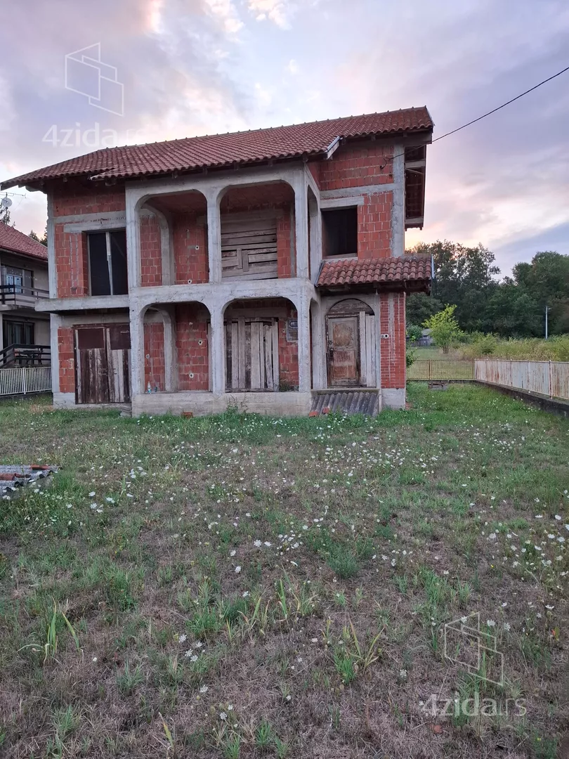 3-etažna kuća | 4zida