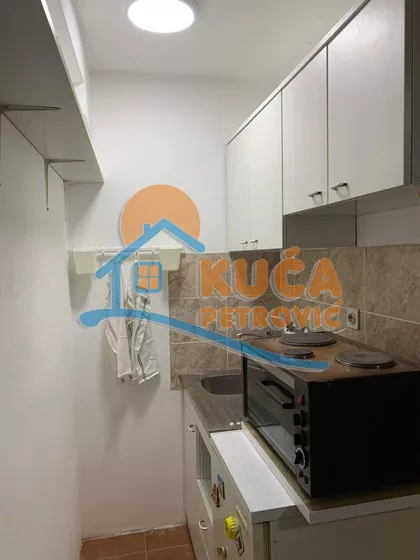 Ustanička | 4zida.rs