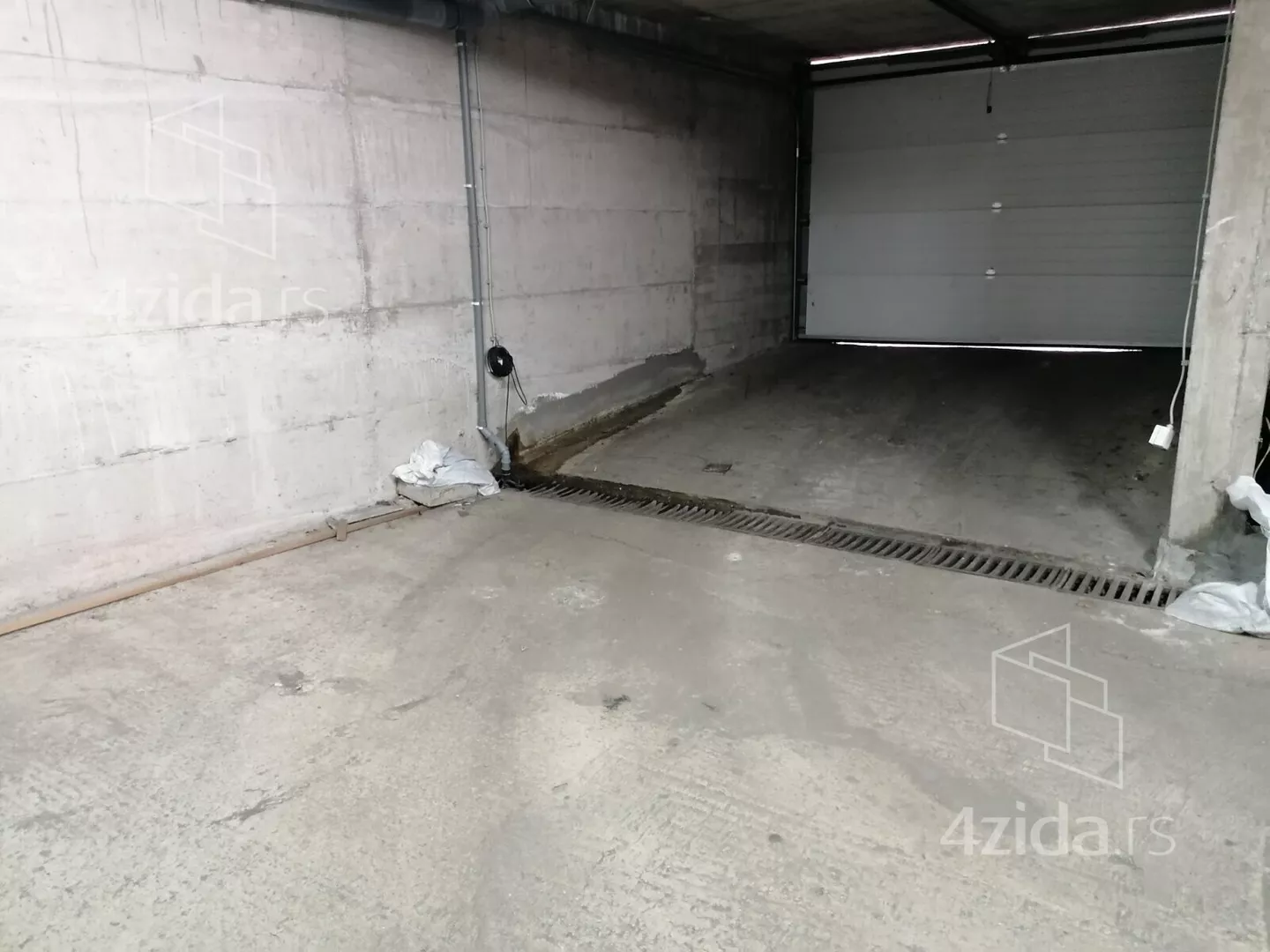 Garaža | 4zida