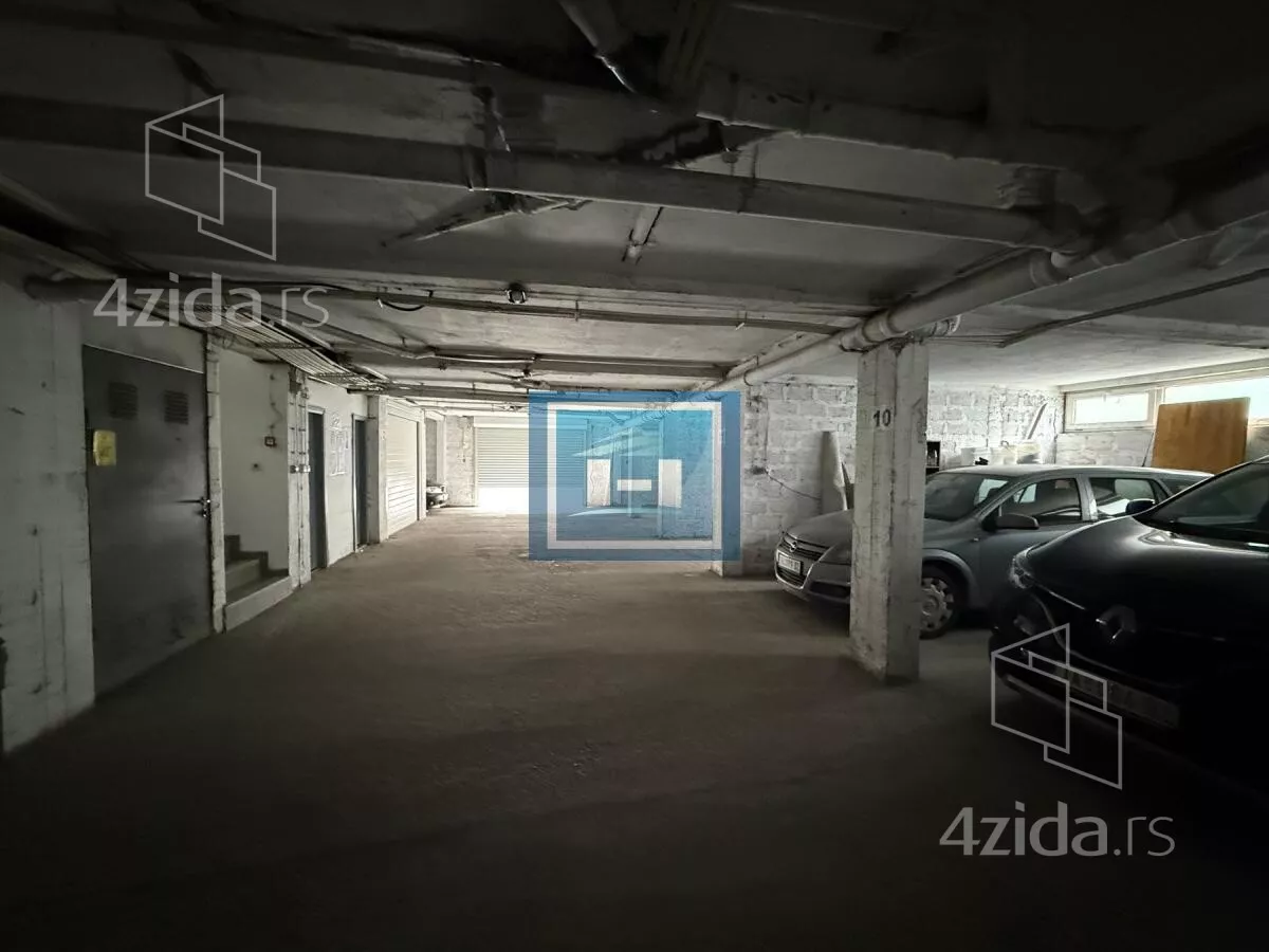 Garaža | 4zida