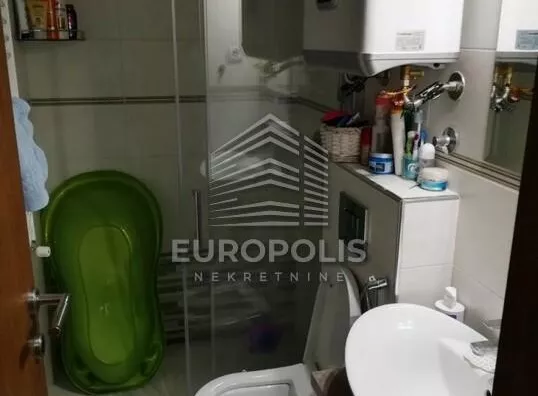Šestosoban stan | 4zida