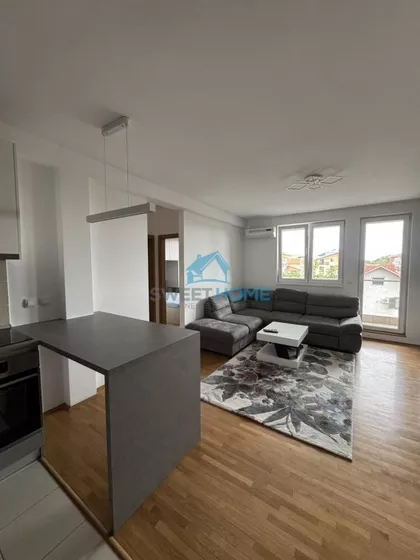 Milana Rakića | 4zida.rs