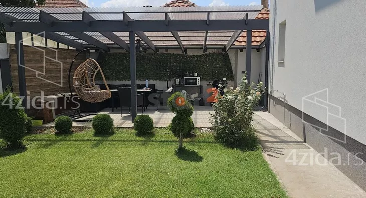 Kuća | 4zida