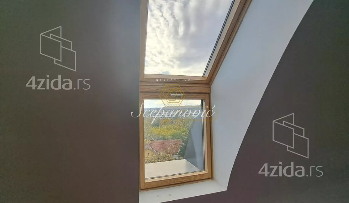 Šestosoban stan | 4zida