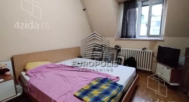 Četvoroiposoban stan | 4zida