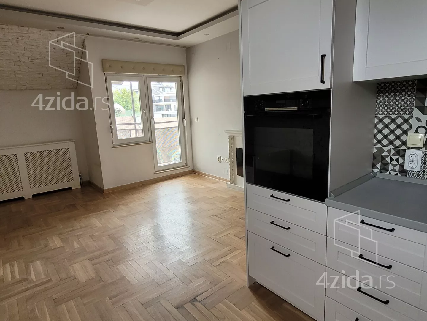 Troiposoban stan | 4zida