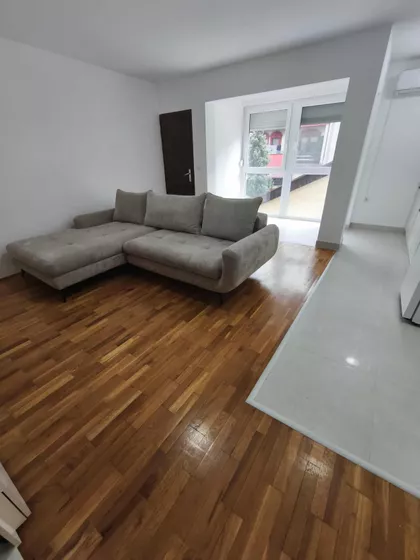 Dr Jovana Erdeljanovića | 4zida.rs