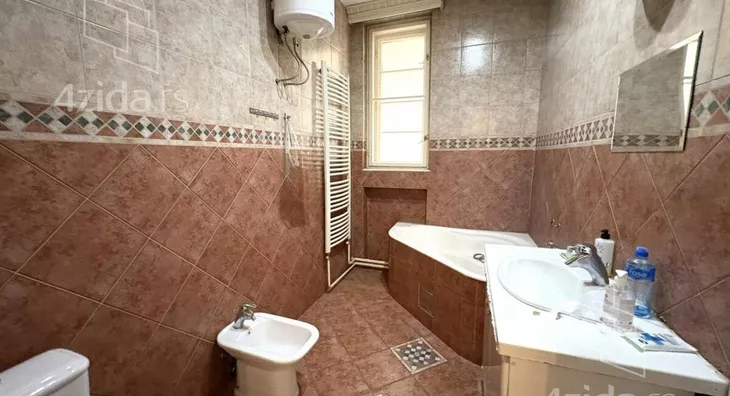 Šestosoban stan | 4zida