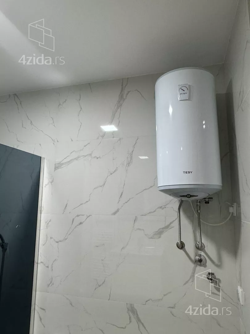 Četvoroiposoban stan | 4zida