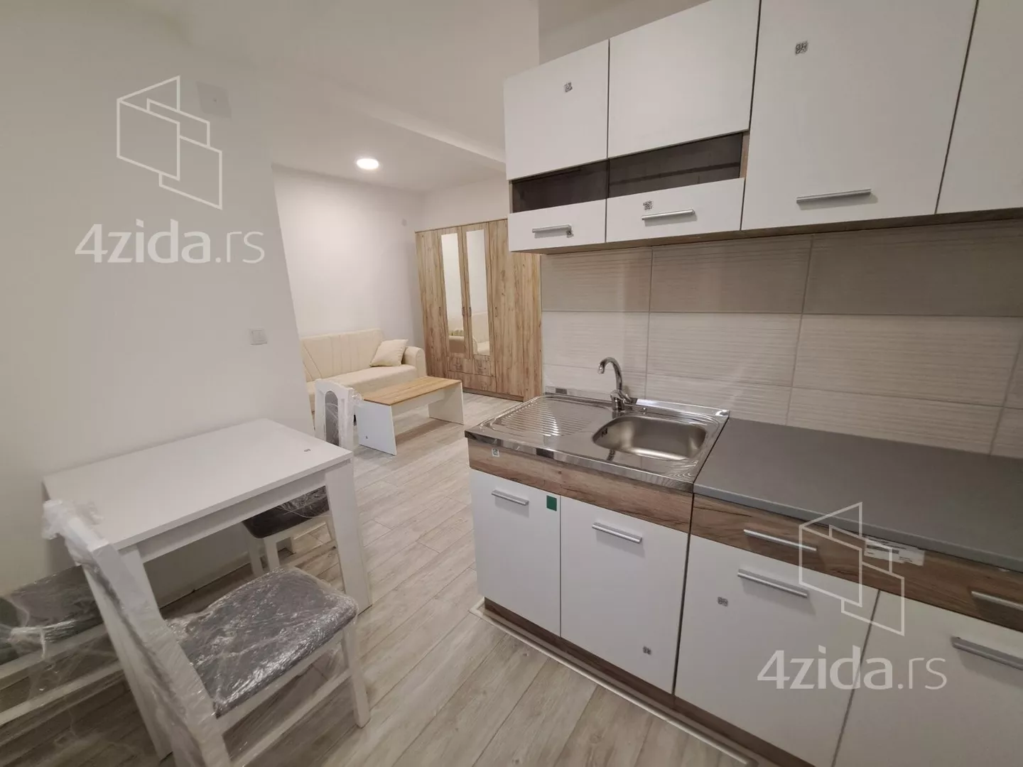 Garsonjera | 4zida
