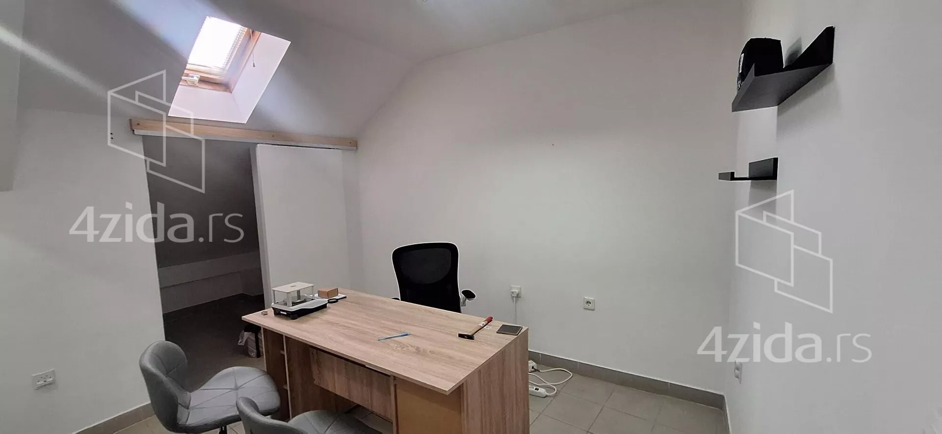 Lokal | 4zida