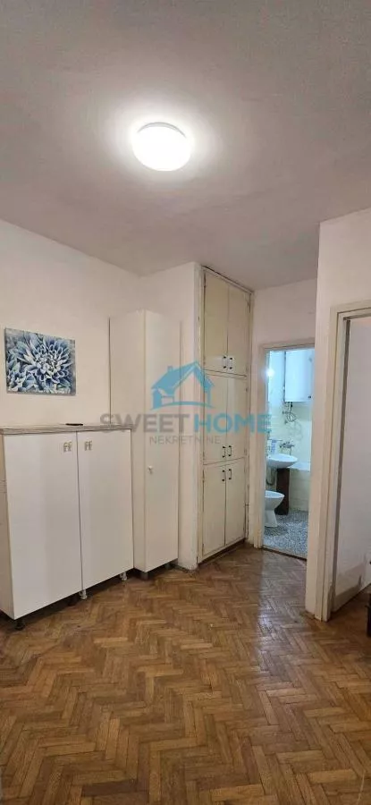 Ustanička | 4zida.rs