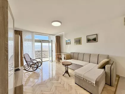 Cara Iraklija | 4zida.rs