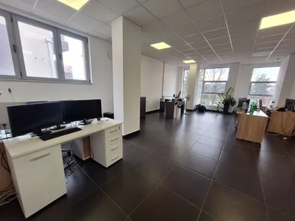 Trg Kosturnica | 4zida.rs