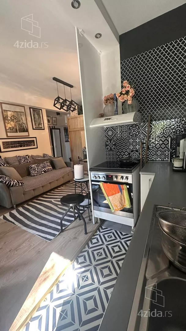 Četvoroiposoban stan | 4zida