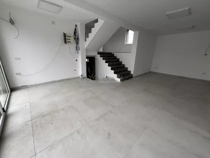 Vrčin | 4zida.rs