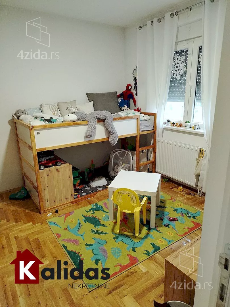 Troiposoban stan | 4zida