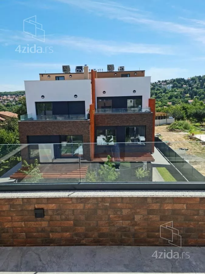 Kuća | 4zida