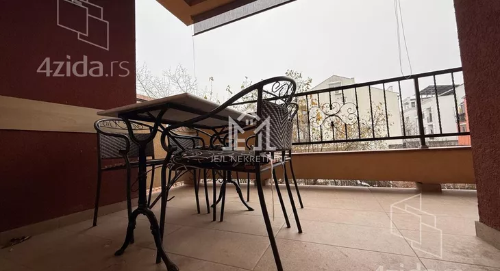 Petosoban stan | 4zida