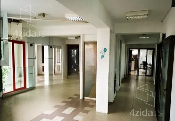 Lokal | 4zida