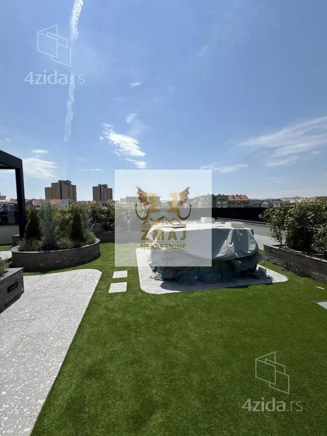 Šestosoban stan | 4zida