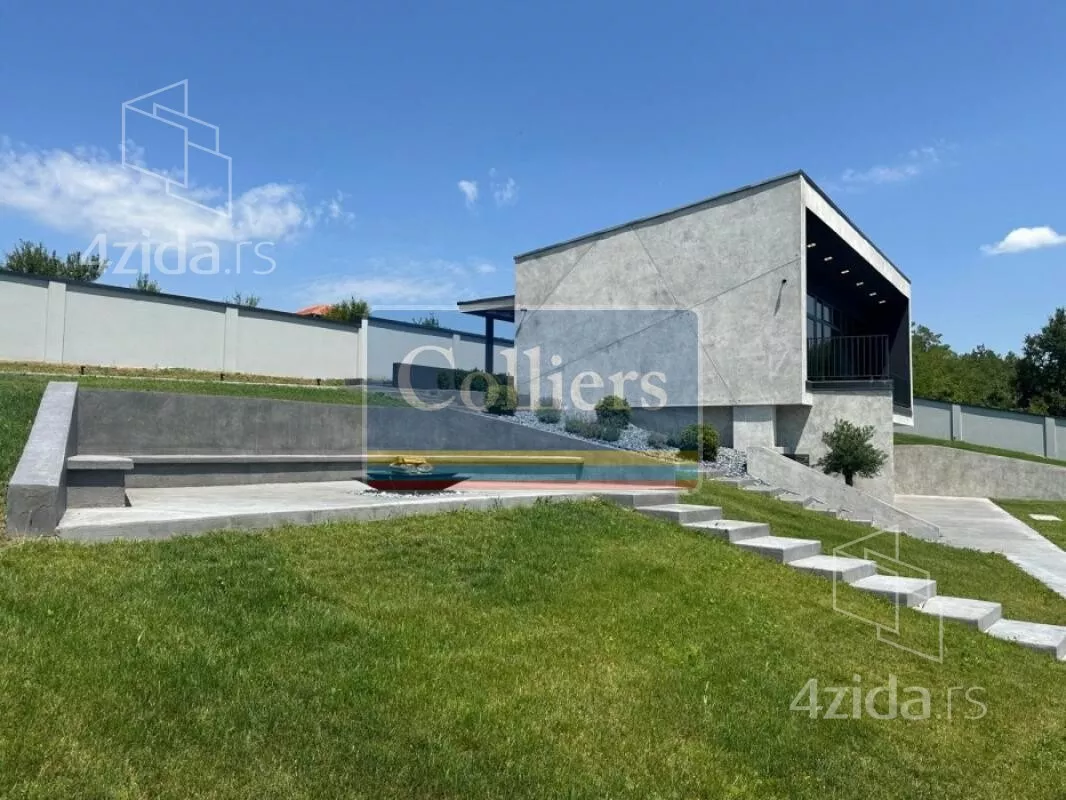 Sedmosoban stan | 4zida