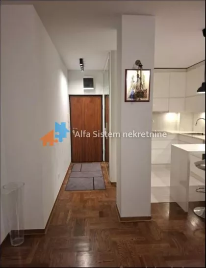Crveni Krst Vračar | 4zida.rs