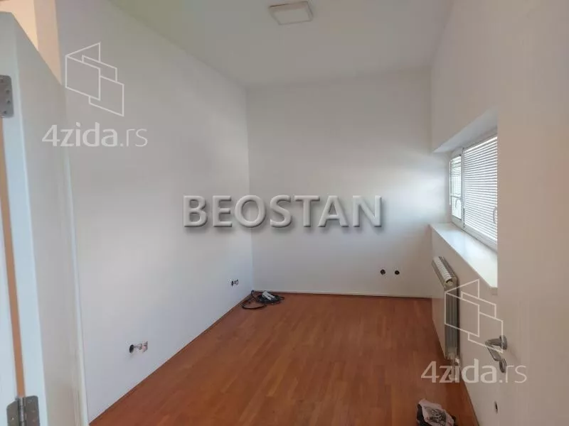 Šestosoban stan | 4zida