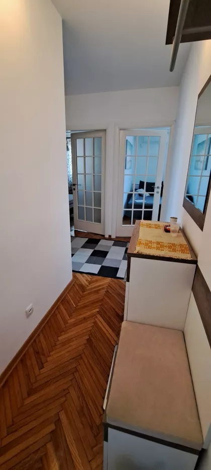 Braće Jovanovića 33 | 4zida.rs