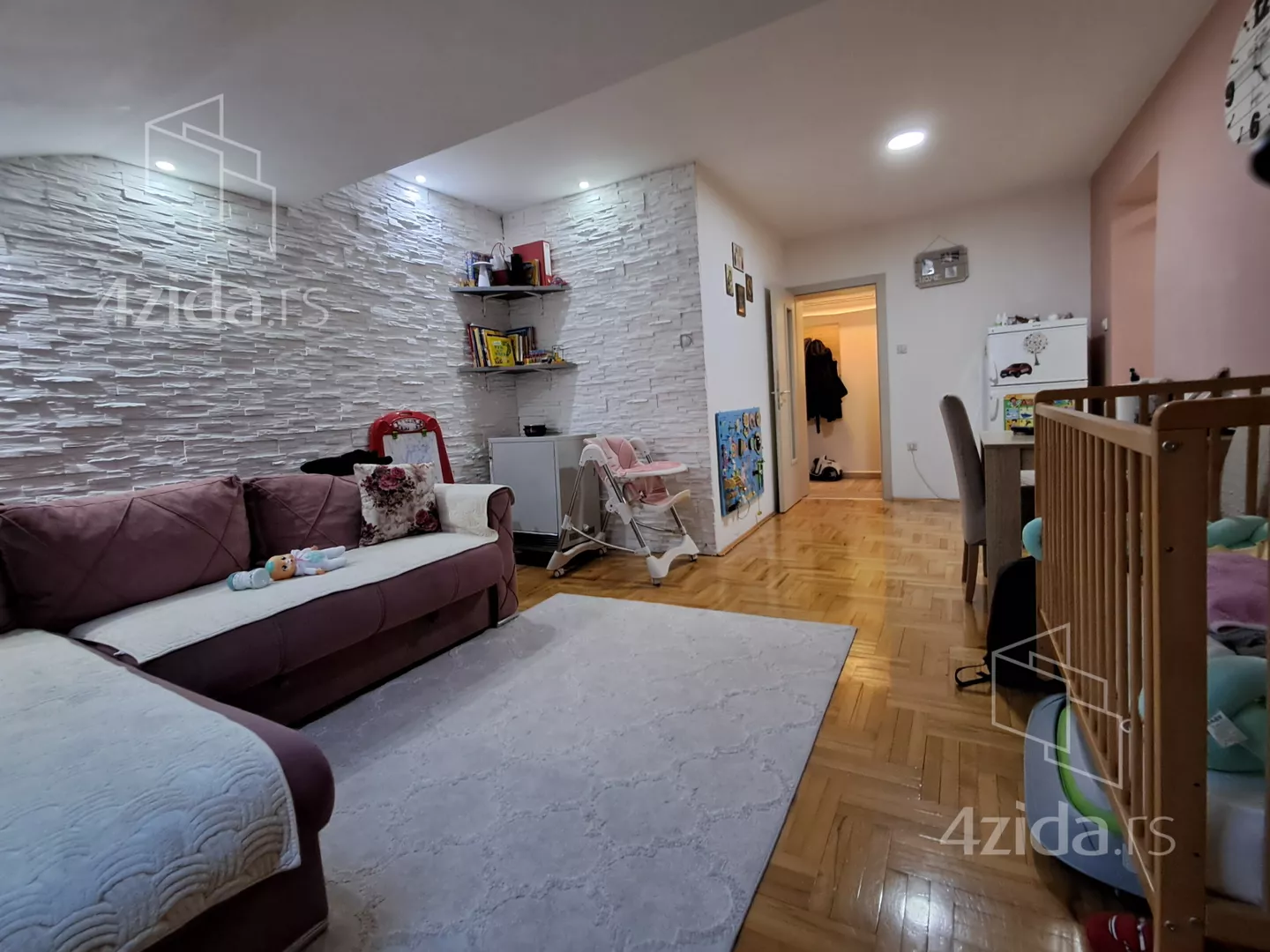 Jednoiposoban stan | 4zida