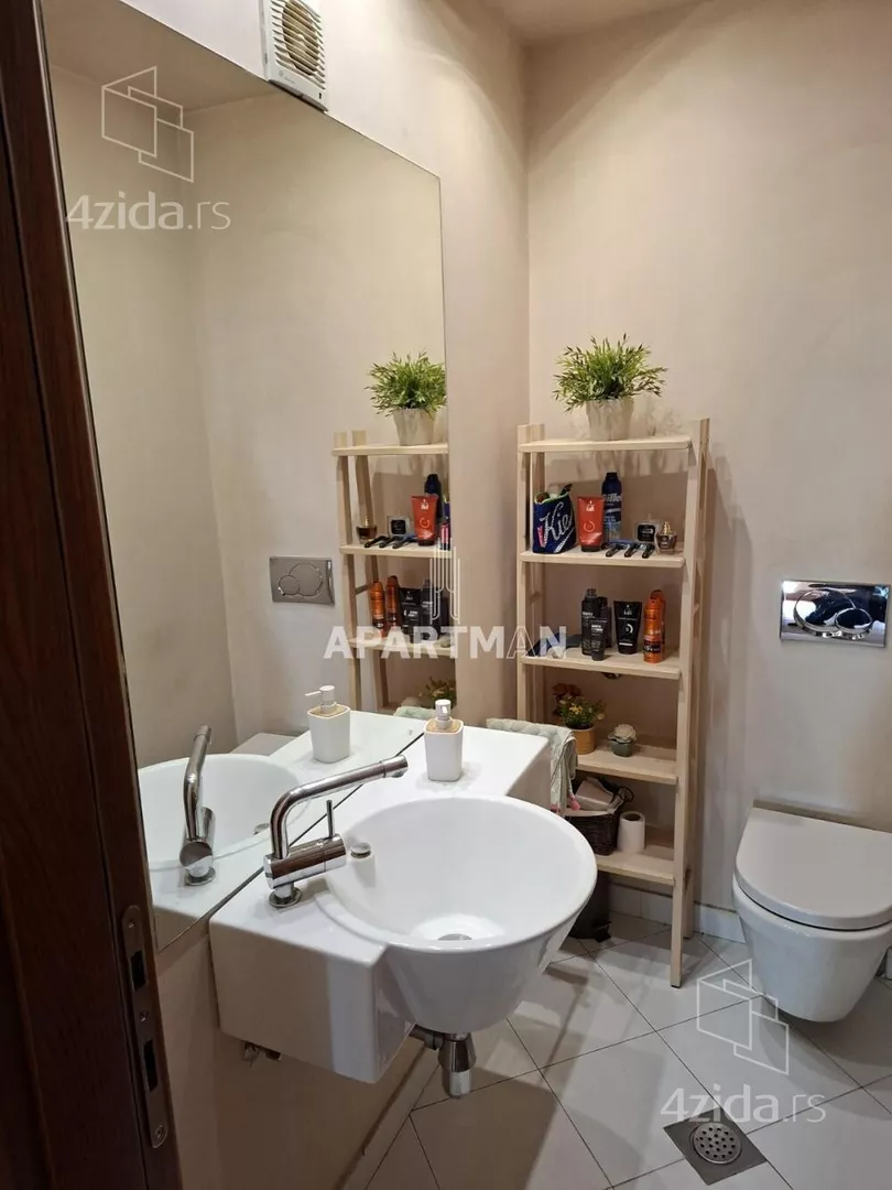 Petosoban stan | 4zida