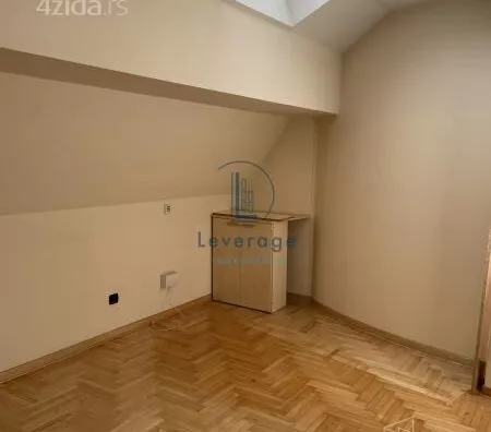 Šestosoban stan | 4zida