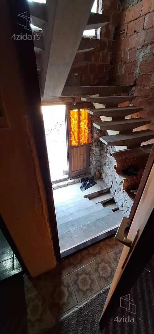 3-etažna kuća | 4zida