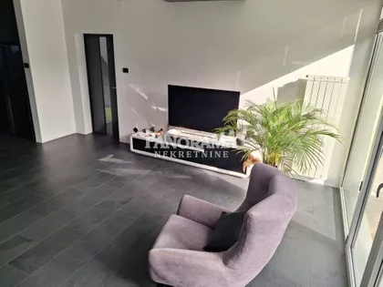 Pere Todorovića | 4zida.rs