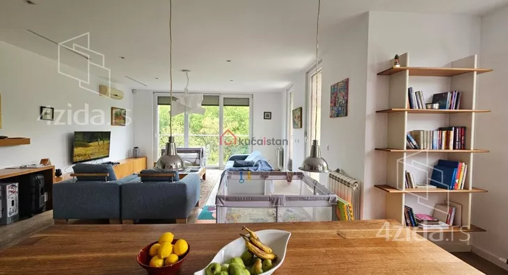 Četvoroiposoban stan | 4zida