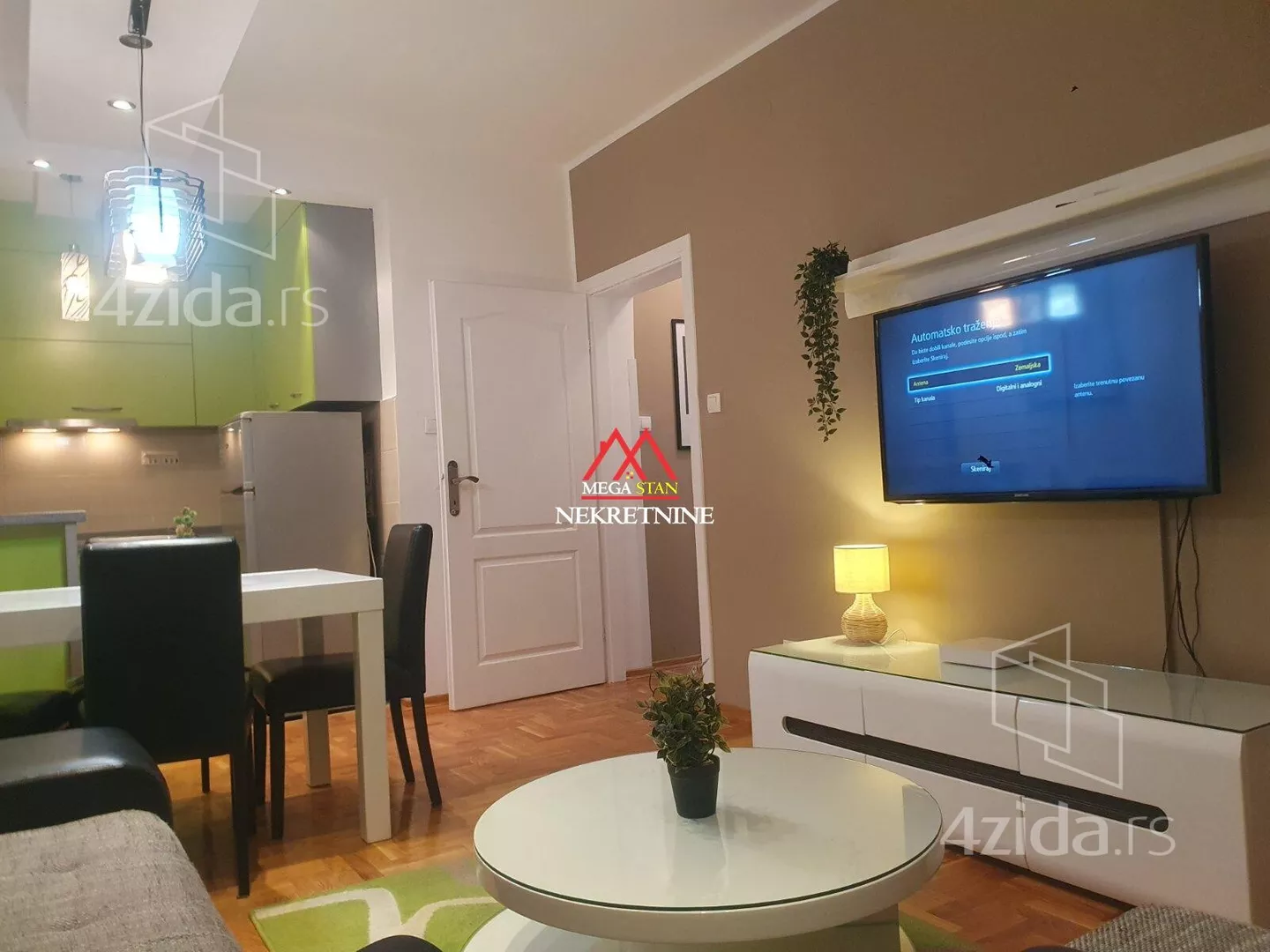 Jednoiposoban stan | 4zida