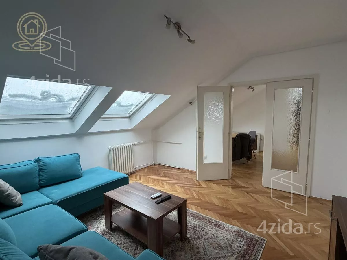 Troiposoban stan | 4zida