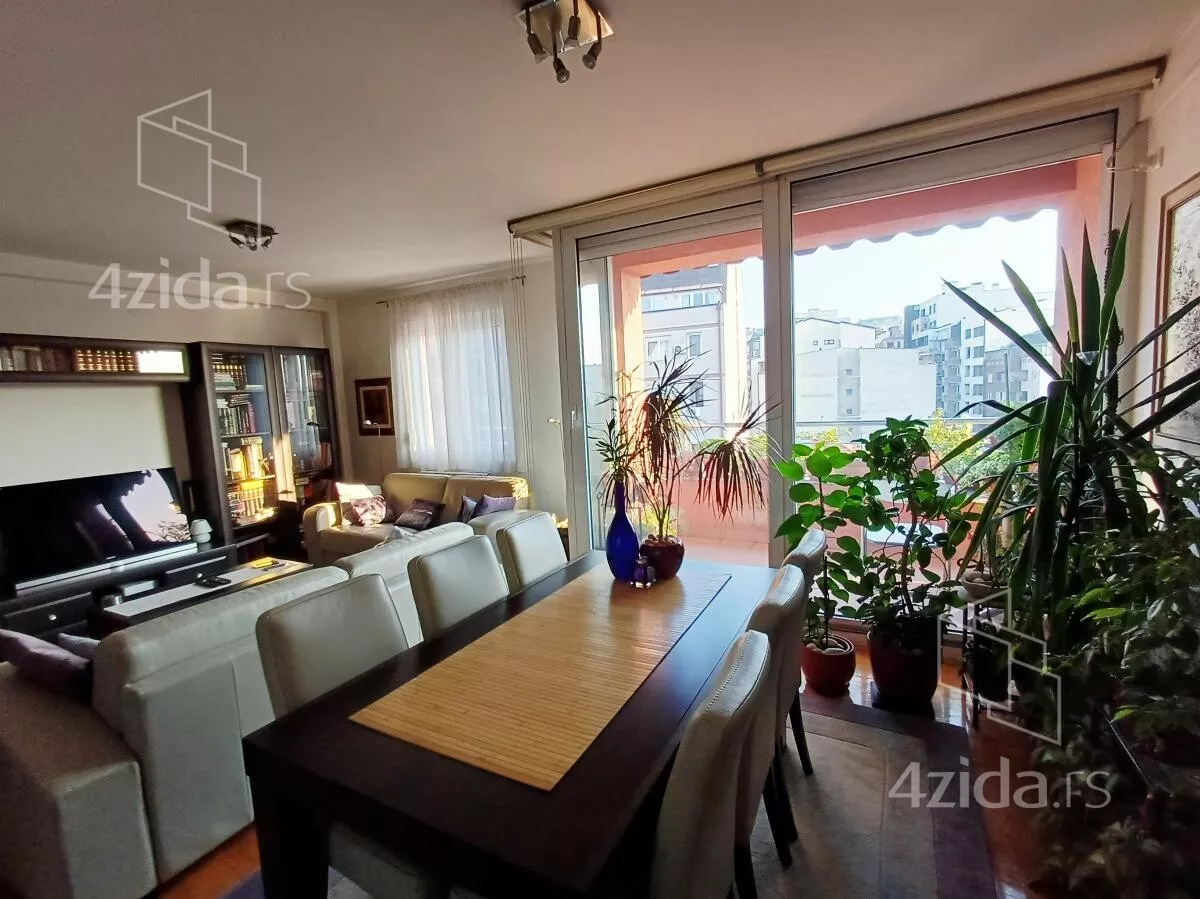 Četvorosoban stan | 4zida