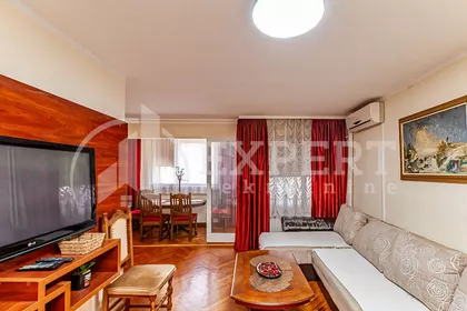 Trg 14. oktobra | 4zida.rs