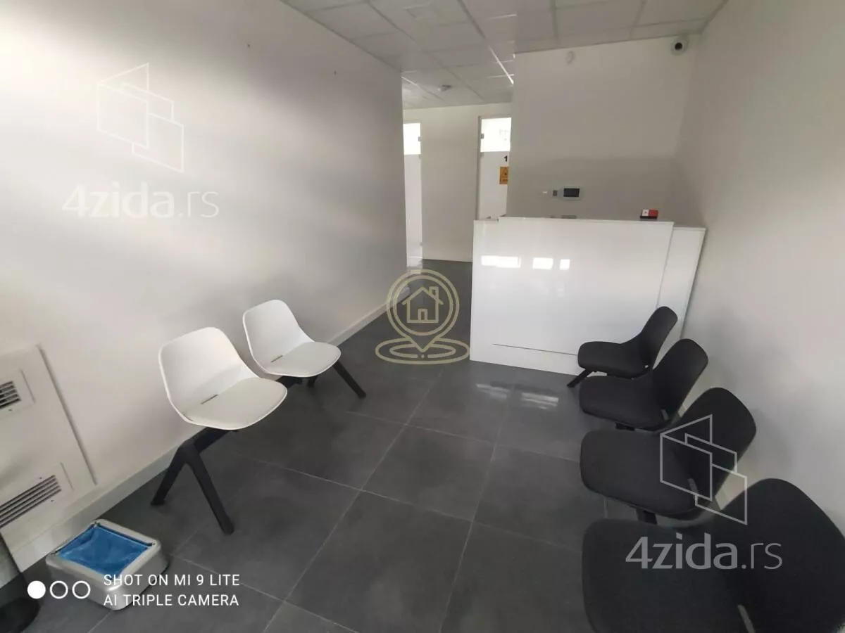 Lokal | 4zida