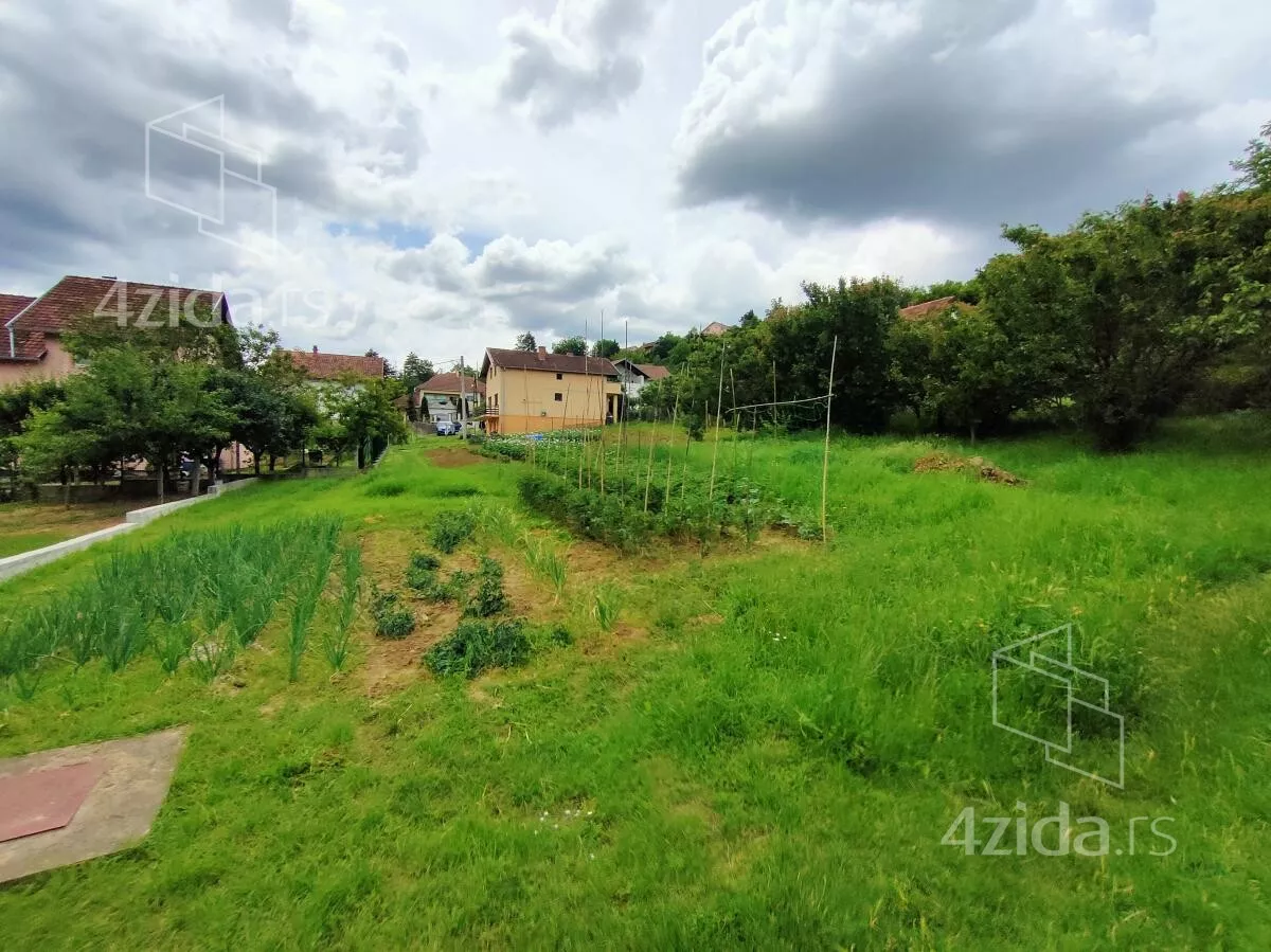 Plac | 4zida